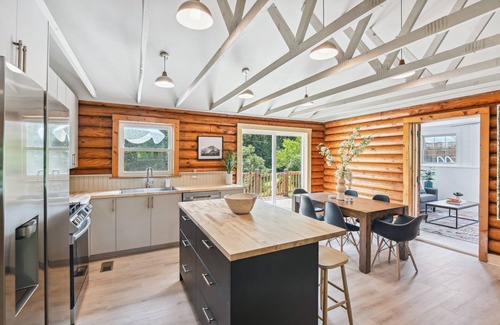 White Bluff Cabin | Peaceful White Bluff Vacation Rental w/ Pool!