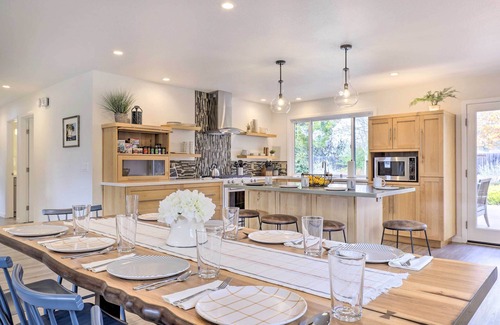 Santa Rosa House | Peaceful Windsor Retreat w/Private Hot Tub!