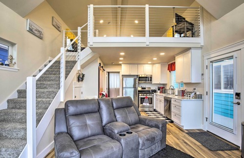 Yachats Condo | Peaceful Winter Retreat: Oregon Coastline Beach!