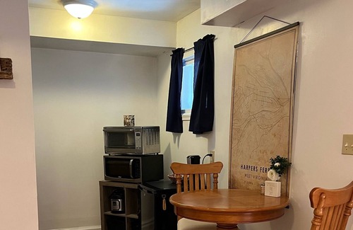 Bakerton Apartment | Peaceful Wooded Retreat 1/2 mile from Potomac River/C&O canal access!