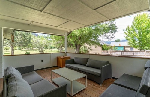 Dalton Ranch House | Peaceful yard, near hot springs, dogs welcome!