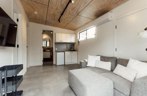 Ventnor House | Peacefull Island Stay with Free Standing Bungalow