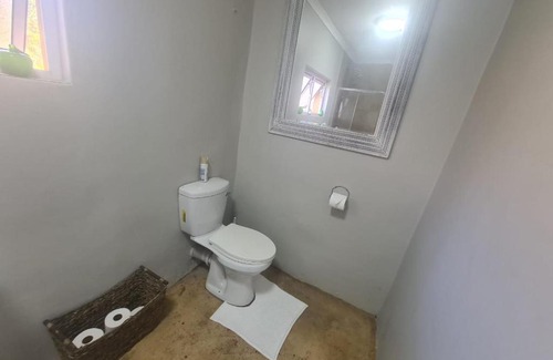 Drummond Apartment | Peacevale Three Trees Stay A Night