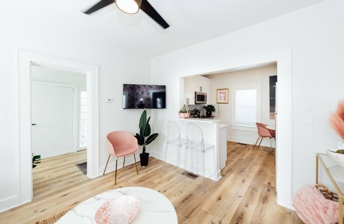 Historic Uptown Apartment | Peacful and cozy apartment close to downtown