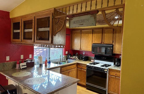 Hemet House | Peach Blossom Country House