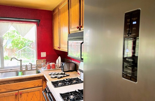 Hemet House | Peach Blossom Country House