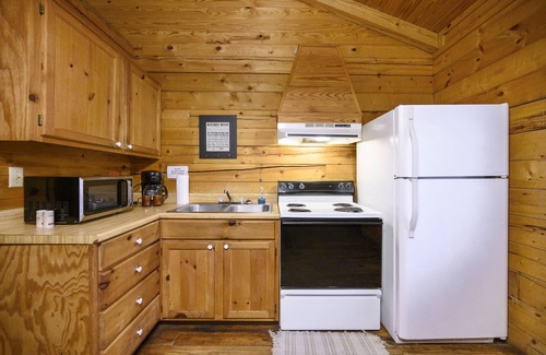 Broken Bow Cabin | Peach Blossom - One Bedroom Cabin at The Whip Poor Will Resort.
