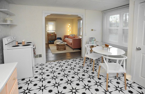 New Buffalo Apartment | Peach by the Beach! 1 Bdrm Apt close to downtown