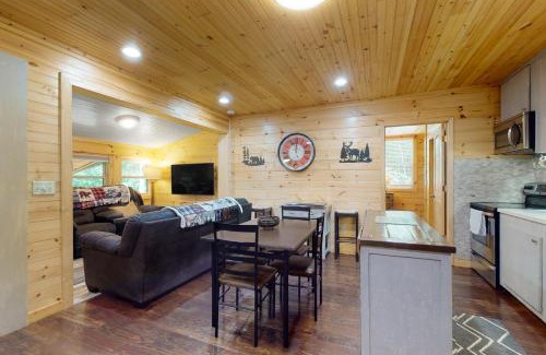 Ellijay House | Peach Creek Lodge