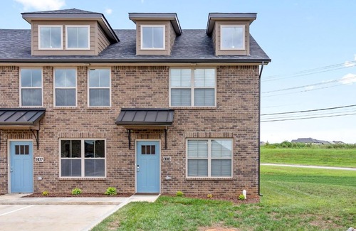 Clarksville House | Peachers Place Townhomes (1000 Henry Place Blvd, #808) Close to Ft. Campbell