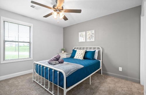 Clarksville House | Peachers Place Townhomes (1000 Henry Place Blvd, #808) Close to Ft. Campbell
