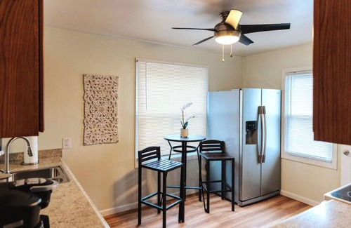 Clawson House | Peachtree/Royal Oak's Sweet Spot/King Bed