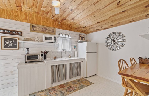 Supply Cottage | Peachy Beach ⛱️