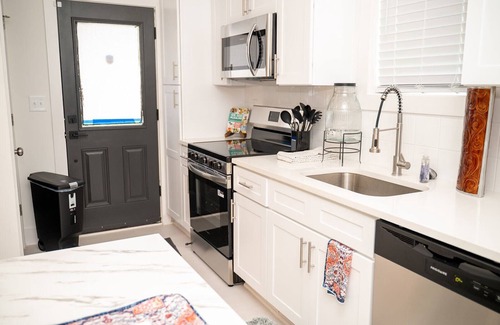 South Atlanta House | Peachy Mint Home 12Mintues/Airport/Loft