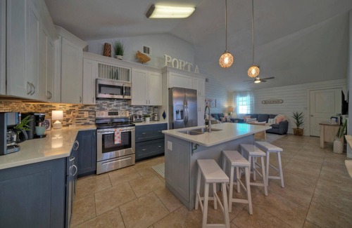 Safe Harbor House | Peachy Palm by AvantStay | Huge Private Pool!