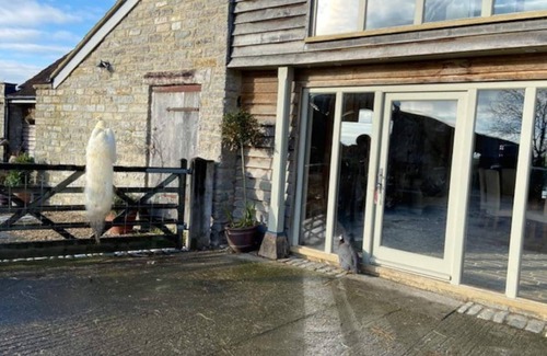 East Pennard House | Peacock Barn - Country charm and luxury