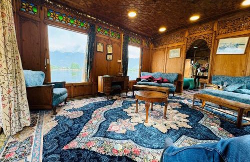 Nagin Bagh Hotel | Peacock Houseboats