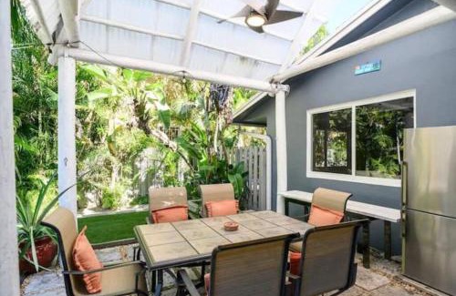 River Oaks House | Peacock Villa 2 By Pmi