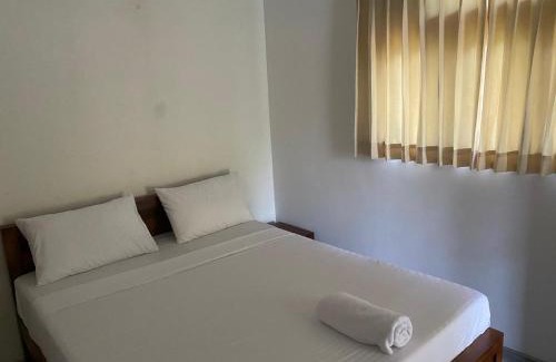 Pinnawala Bed & Breakfast | Peacock Village Pinnawala - Offer Alert! Elephant Welfare Program