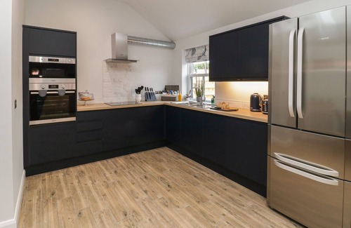 Fangfoss Cottage | PEACOCKS REST, pet friendly, luxury holiday cottage in Pocklington