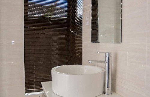 Palapye Bed & Breakfast | Peaconwood Boutique B&B