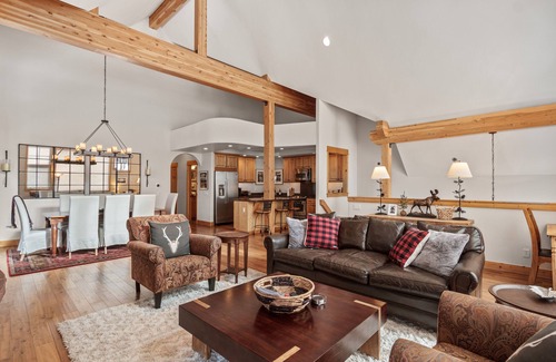 Warrior's Mark West House | Peak 10 Place - Free Winter Shuttle to Lift - Ski-In, Ski-Out for Experts Only