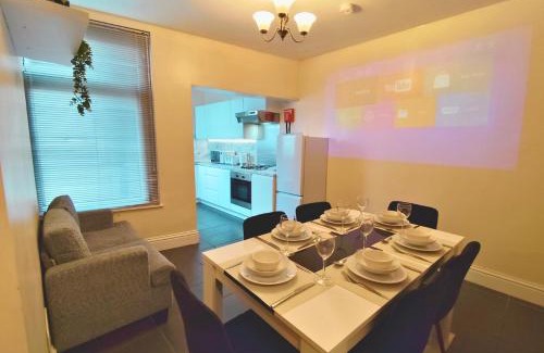 Buxton House | Peak District Cottage