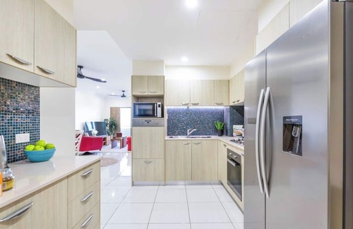 Parap Apartment | Peak of Parap Resort living with Sensational Views