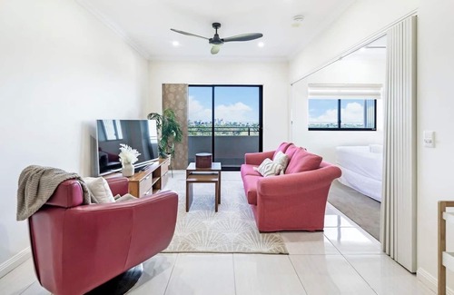 Parap Apartment | Peak of Parap Resort living with Sensational Views