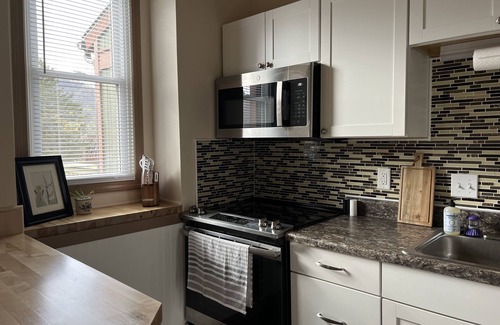 Blodgett Mills Condo | Peak Season