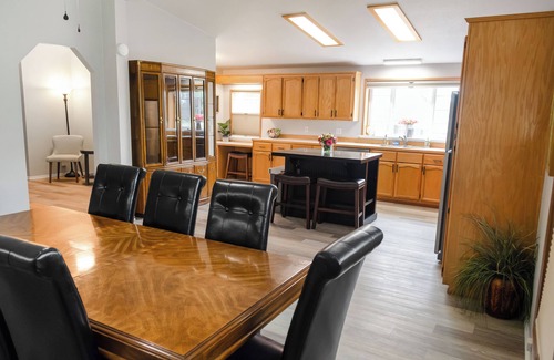 Corvallis House | Peak View - Outdoor Dining w/Fire Table - Close to Downtown & OSU