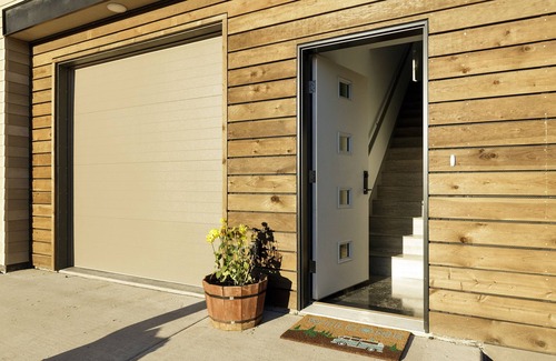 Bozeman Apartment | Peaks View Suite-Modern apartment in central Bozeman