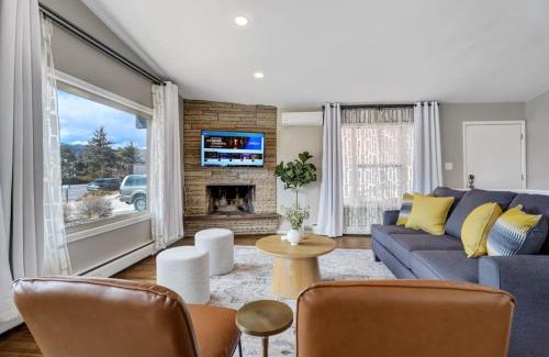 West Colorado Springs House | PeakView Family Lux - Man Cave Hot Tub BBQ Views