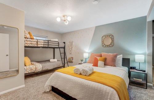 West Colorado Springs House | PeakView Family Lux - Man Cave Hot Tub BBQ Views