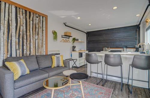 West Colorado Springs House | PeakView Lil Lux - Prime Spot King Hot Tub Views