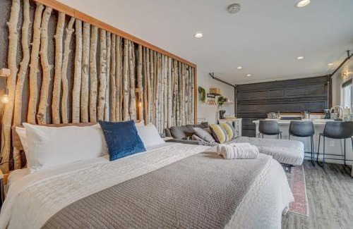 West Colorado Springs House | PeakView Lil Lux - Prime Spot King Hot Tub Views