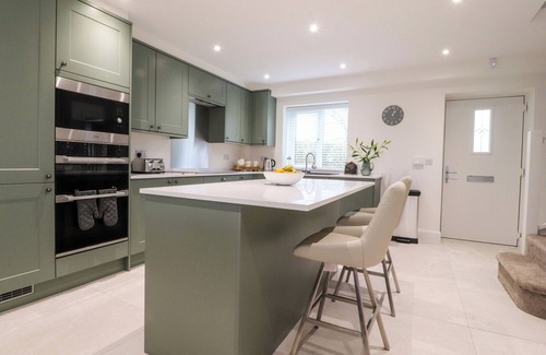 Goosnargh Cottage | PEAR TREE COTTAGE, family friendly, with a garden in Goosnargh