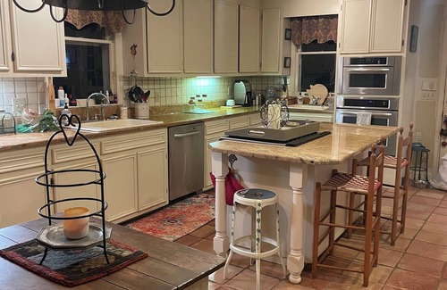 Kershaw County House | Pear Tree Farm. Peaceful, Country living at its best. 12 stables. Pet Friendly