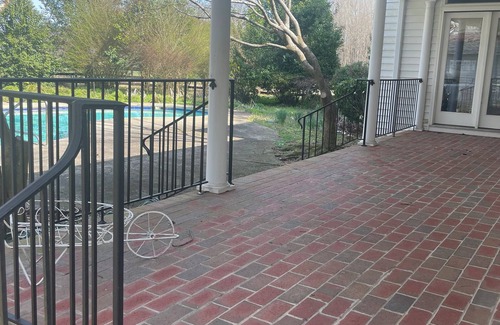 Kershaw County House | Pear Tree Farm. Peaceful, Country living at its best. 12 stables. Pet Friendly