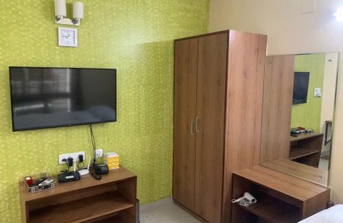 Ballygunge Apartment | Pearl by Olys Apartment