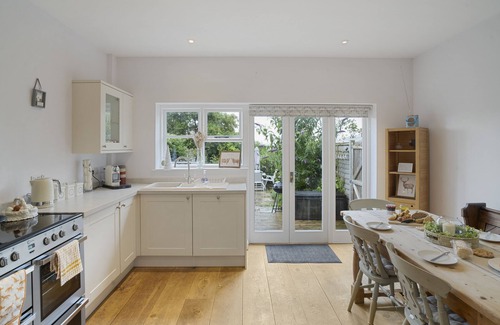 Blockley Cottage | Pearl Cottage, Cotswold Cottage sleeping 5 people in 3 bedrooms