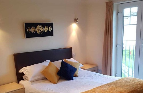 Saint Columb Major House | Pearl Cottage - Spacious 4 Bedroom Holiday Home, Atlantic Coast, + Facilities.