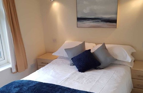 Saint Columb Major House | Pearl Cottage - Spacious 4 Bedroom Holiday Home, Atlantic Coast, + Facilities.