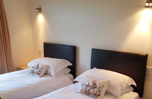 Saint Columb Major House | Pearl Cottage - Spacious 4 Bedroom Holiday Home, Atlantic Coast, + Facilities.