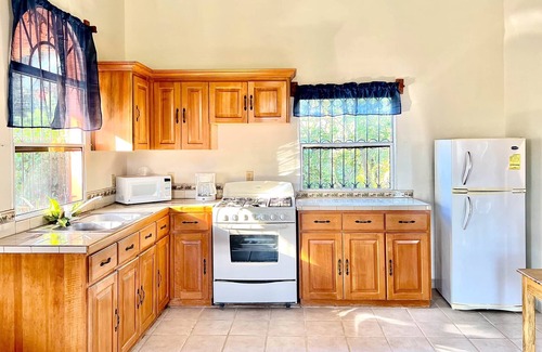 Mahogany Bay House | Pearl Cove Casita @ Dixon Cove