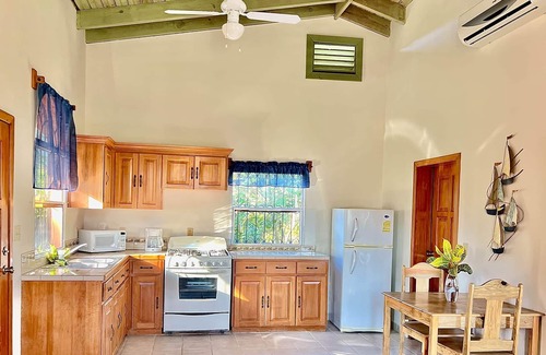 Mahogany Bay House | Pearl Cove Casita @ Dixon Cove