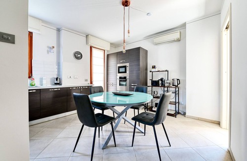 Lugana Apartment | Pearl House - Sirmione Holiday (Private Jacuzzi)