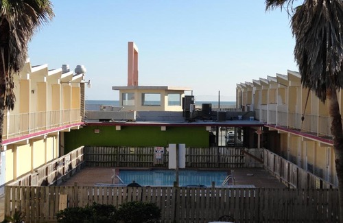 San Jacinto Hotel | Pearl Inn