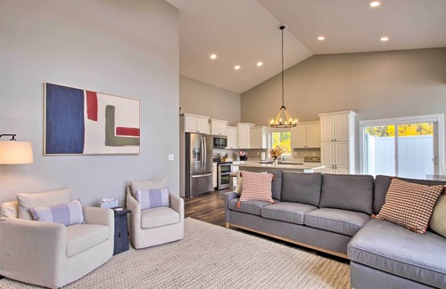Detroit Lakes Cottage | Pearl Lake Retreat w/Dock & Stunning Views!