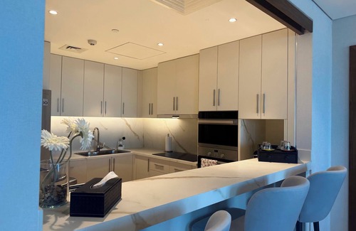 Doha Hotel | Pearl of the Marina Baywalk Penthouse
